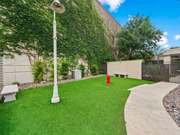 3333 Allen Parkway 2006, Houston TX 77019