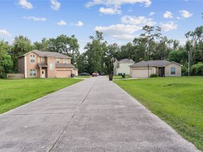 9104 N Green River Dr, Houston TX 77078