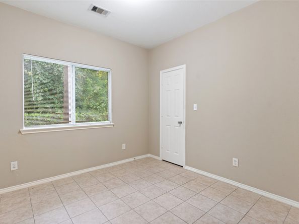 9104 N Green River Dr, Houston TX 77078