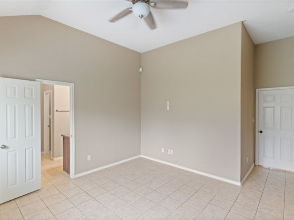 9104 N Green River Dr, Houston TX 77078
