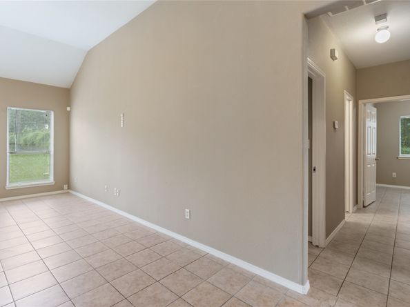 9104 N Green River Dr, Houston TX 77078