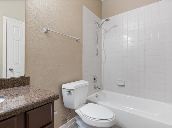 9104 N Green River Dr, Houston TX 77078