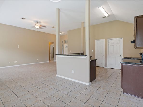 9104 N Green River Dr, Houston TX 77078