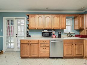 967 Wavecrest Lane, Houston TX 77062