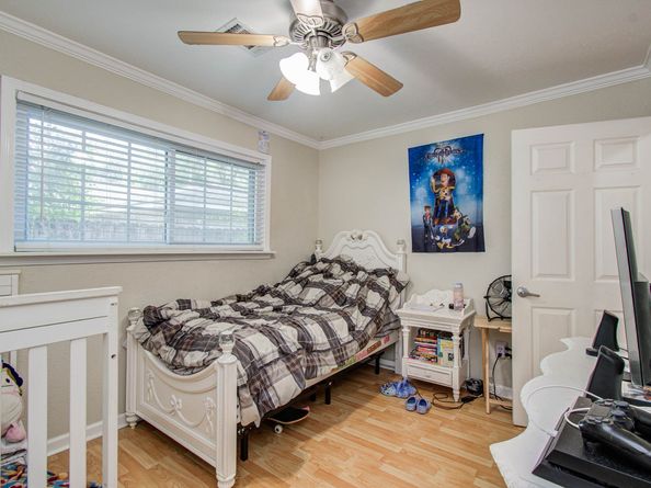 967 Wavecrest Lane, Houston TX 77062
