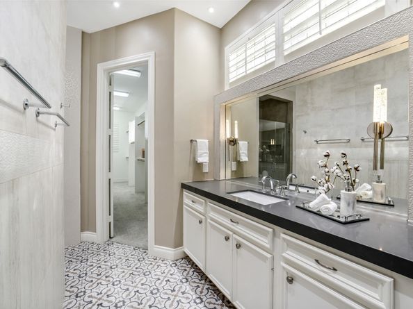 910 Peachwood Bend Drive, Houston TX 77077