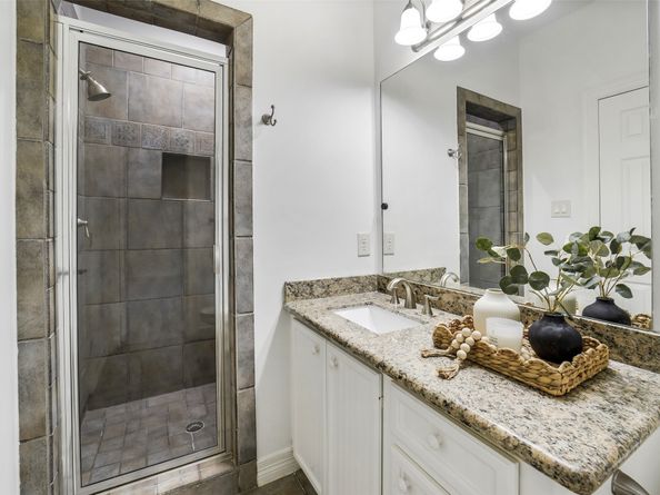 910 Peachwood Bend Drive, Houston TX 77077