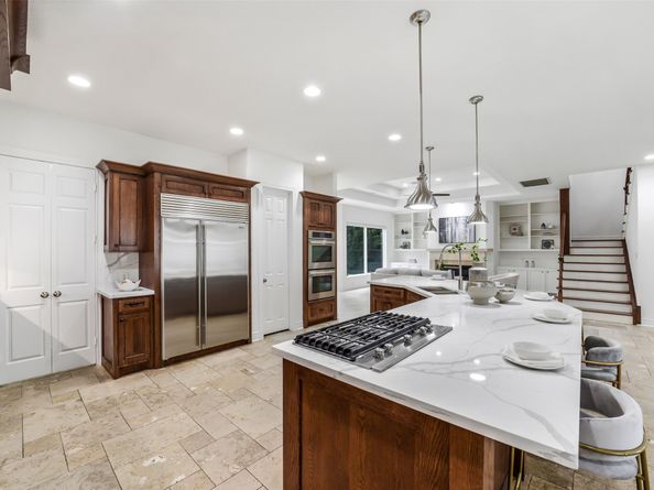 910 Peachwood Bend Drive, Houston TX 77077