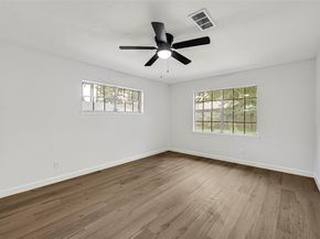 413 Oakhill Drive, Conroe TX 77304