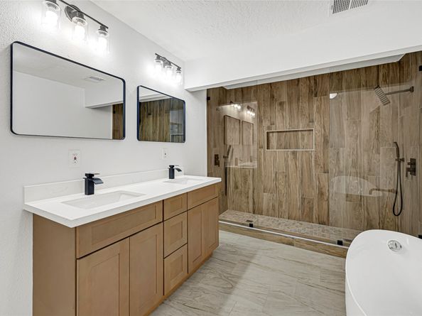 413 Oakhill Drive, Conroe TX 77304