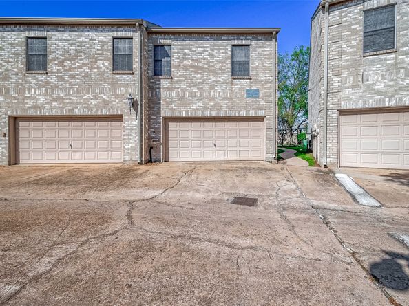 3048 Holly Hall Street Street 3048, Houston TX 77054
