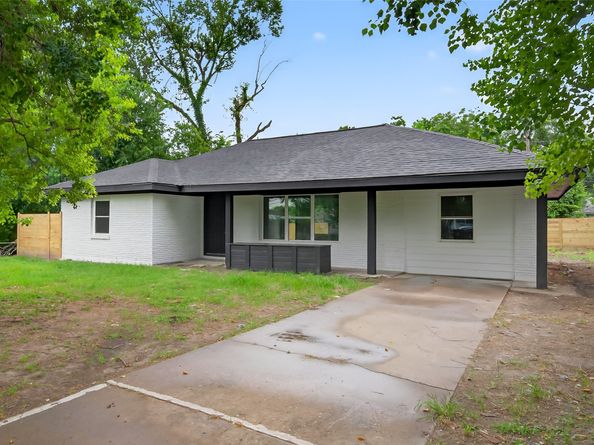 209 Leago Street, Houston TX 77022