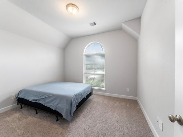 704 Fall Rock Branch Drive, Conroe TX 77304