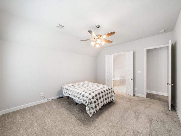 704 Fall Rock Branch Drive, Conroe TX 77304