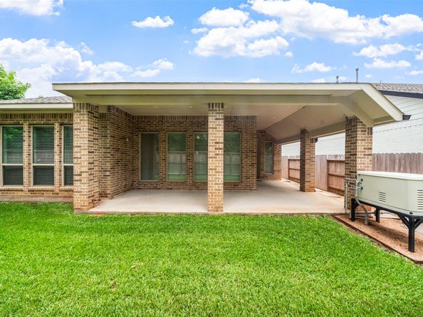 704 Fall Rock Branch Drive, Conroe TX 77304