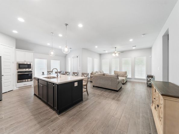 704 Fall Rock Branch Drive, Conroe TX 77304