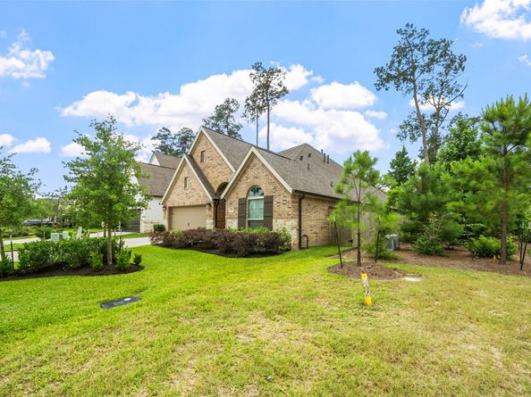704 Fall Rock Branch Drive, Conroe TX 77304