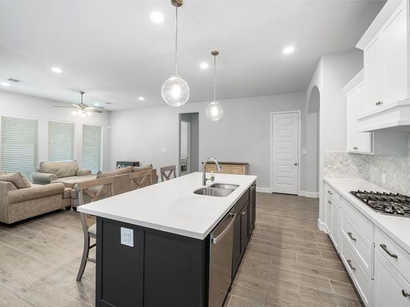 704 Fall Rock Branch Drive, Conroe TX 77304