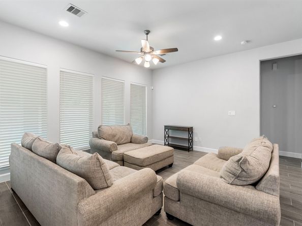 704 Fall Rock Branch Drive, Conroe TX 77304