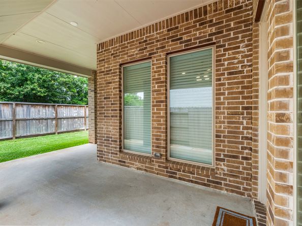 704 Fall Rock Branch Drive, Conroe TX 77304