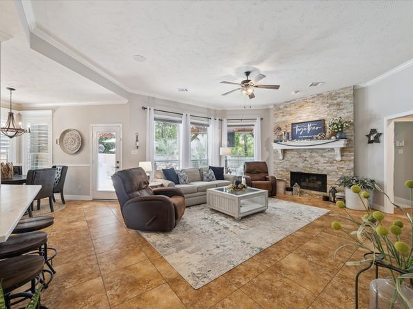6 Eagle Rise Place, The Woodlands TX 77382