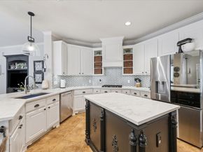 6 Eagle Rise Place, The Woodlands TX 77382