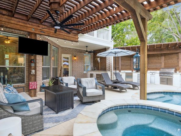 6 Eagle Rise Place, The Woodlands TX 77382