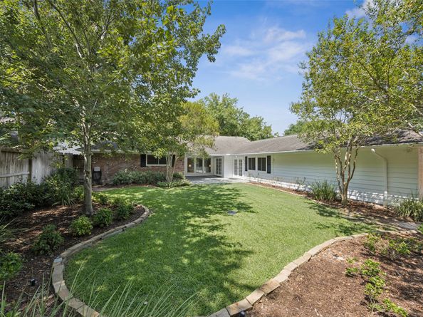 10603 Lynbrook Drive, Houston TX 77042