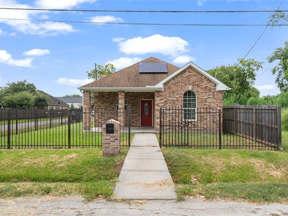 3001 Wayne Street, Houston TX 77026
