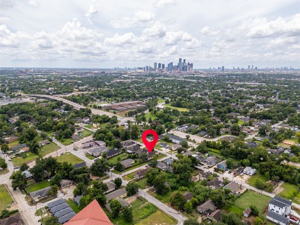 3001 Wayne Street, Houston TX 77026