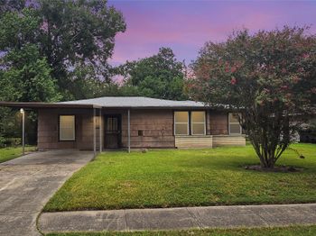 6027 Kenilwood Drive