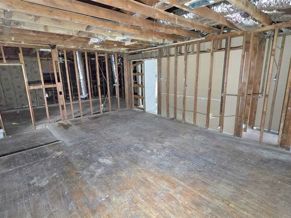 6027 Kenilwood Drive, Houston TX 77033