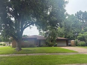 5510 Meadow Creek Lane, Houston TX 77017