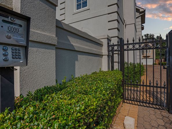 1211 Nantucket Drive C, Houston TX 77057