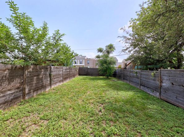 312 Delmar Ave B, Austin TX 78752