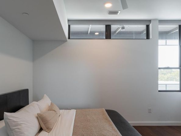 1322 E 12th ST 305, Austin TX 78702