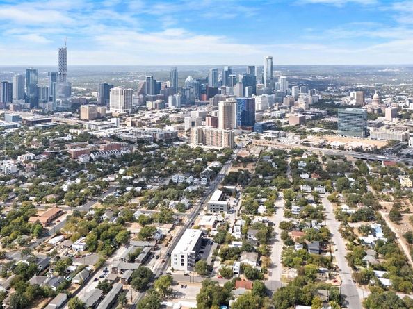 1322 E 12th ST 305, Austin TX 78702