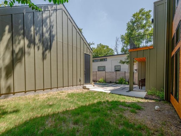 1405 Singleton Ave, Austin TX 78702