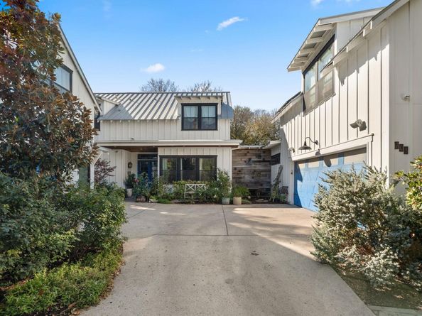 703 E Live Oak ST, Austin TX 78704