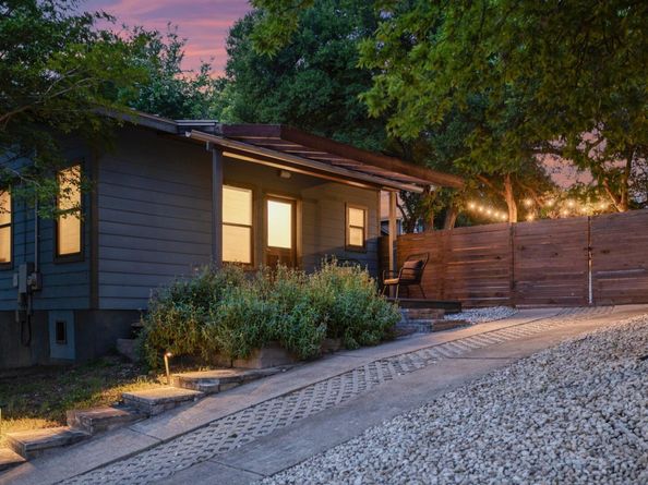 1305 Deloney ST, Austin TX 78721