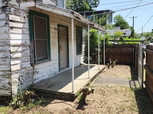 85 W Navasota ST, Austin TX 78702