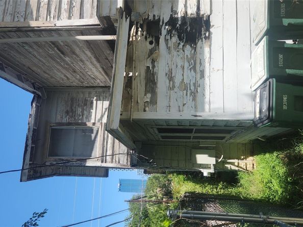 85 W Navasota ST, Austin TX 78702
