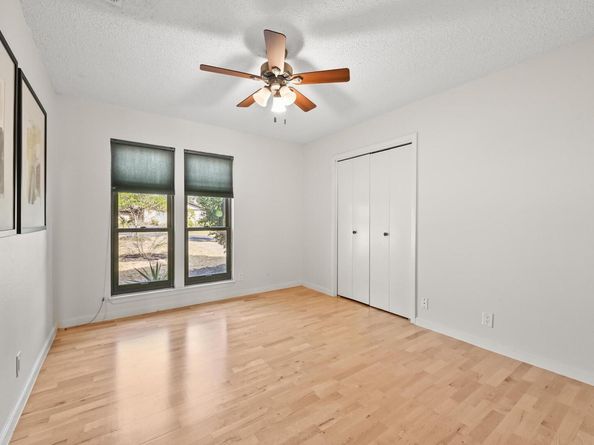 6803 Silvermine DR, Austin TX 78736