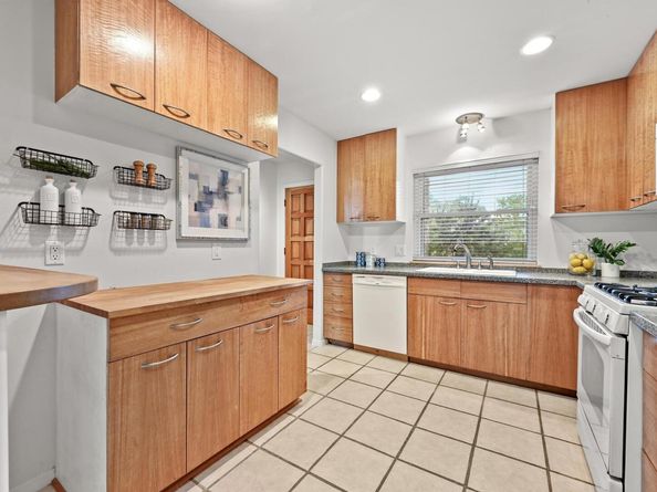 6803 Silvermine DR, Austin TX 78736