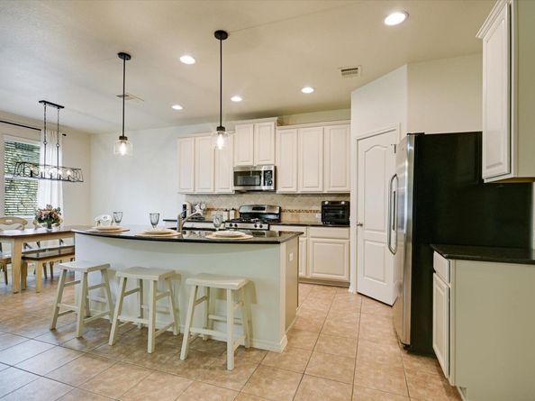 7212 Lookout Bluff TER D18, Austin TX 78735