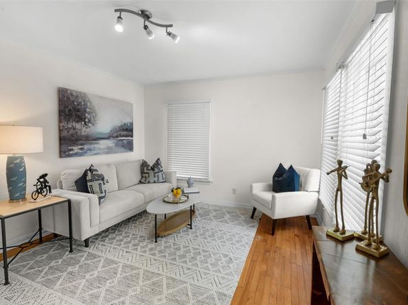 2108 Rountree DR, Austin TX 78722