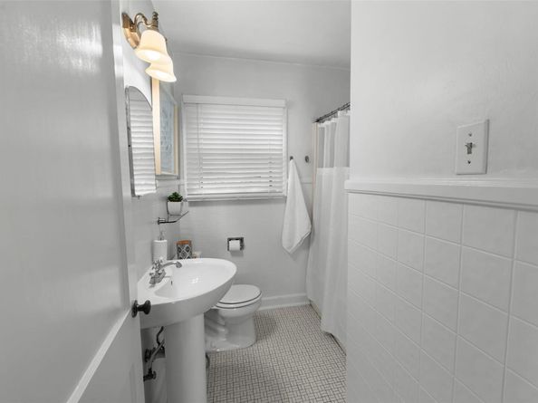 2108 Rountree DR, Austin TX 78722