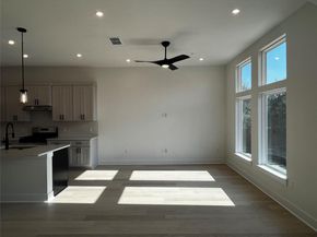 200 W 56th ST 5102, Austin TX 78751