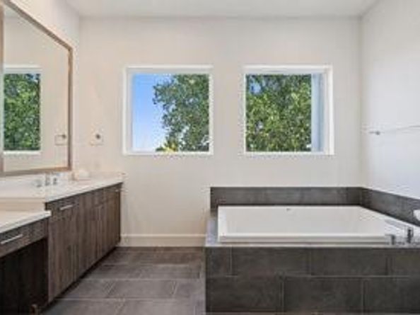 5500 Sendero Hills PKWY, Austin TX 78724