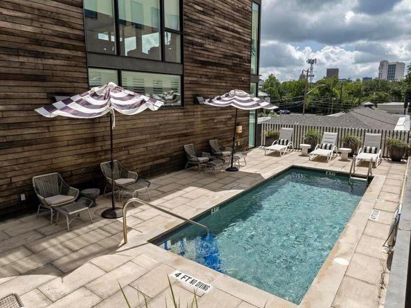 1010 W 10th ST 102, Austin TX 78703